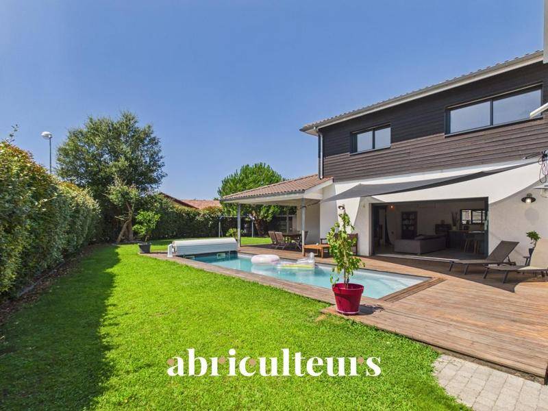 Image de l'annonce Villa contemporaine de 2018 avec piscine –…