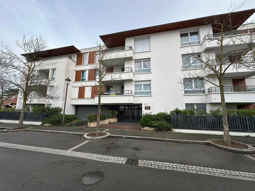 Image de l'annonce Appartement type T4 dans résidence privée, sécurisé…