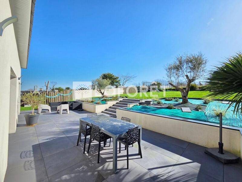 Image de l'annonce Maison Pluguffan 7 pièce(s) 162 m2