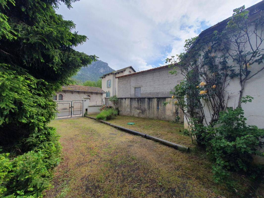 Image de l'annonce Maison de 350m2 à fort potentiel aux…