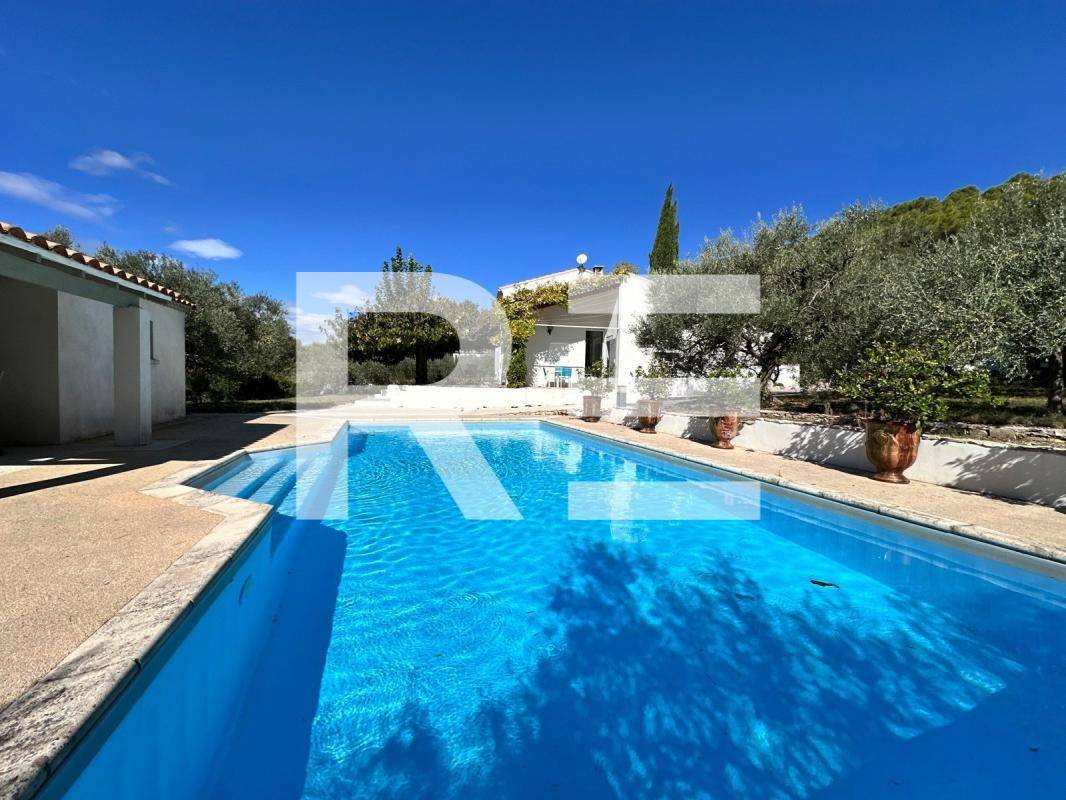 Image de l'annonce Villa 5 chambres avec garage, piscine sur…