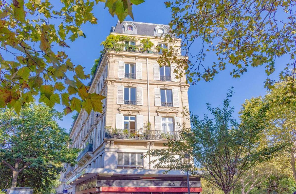 Image de l'annonce Paris 11ème - HAUSSMANNIEN AVEC BALCON -…