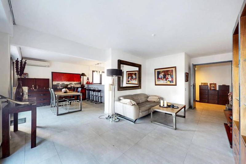 Image de l'annonce T4 avec terrasse et parking – Antibes…