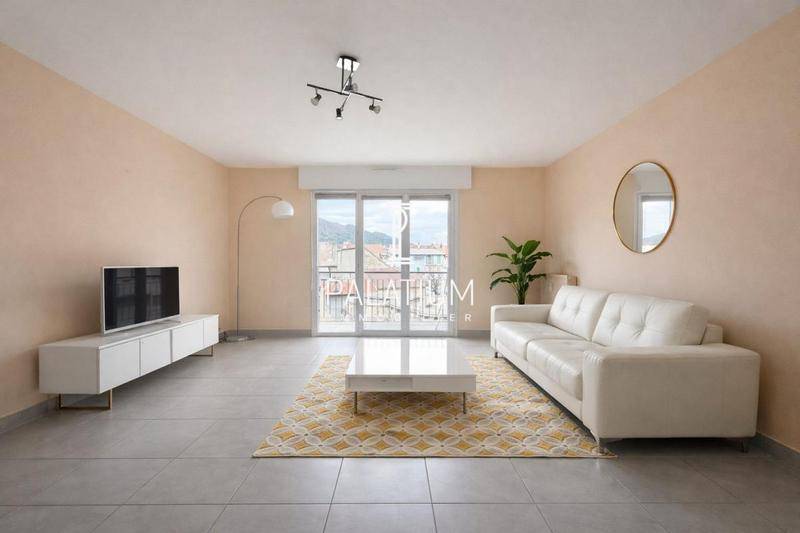 Image de l'annonce Spacieux appartement traversant trois pièces