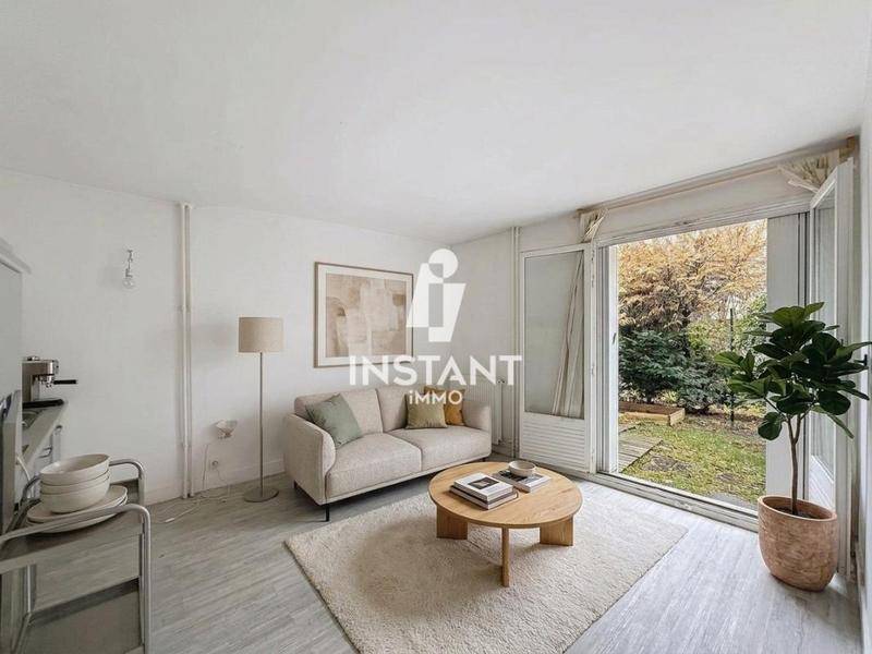 Image de l'annonce Studio baigné de lumière au calme sur…