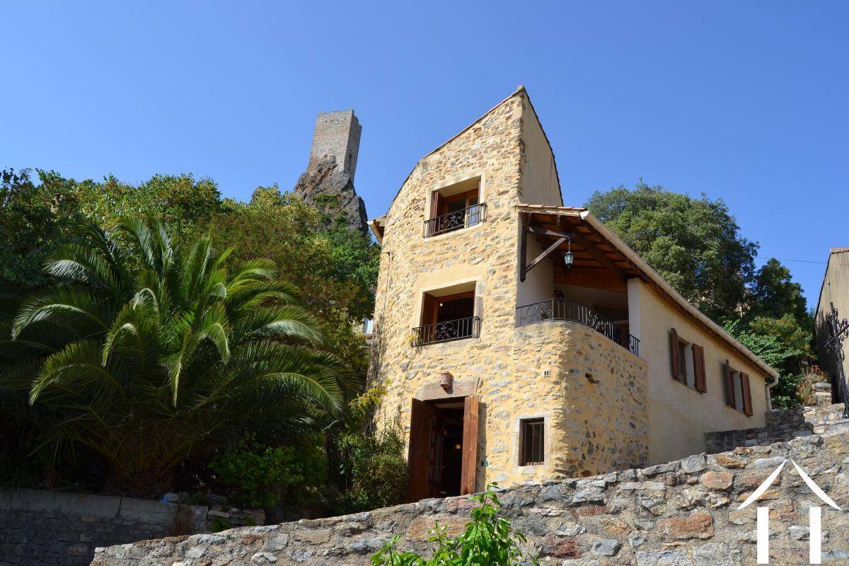 Image de l'annonce Entre château, église et Orb plage