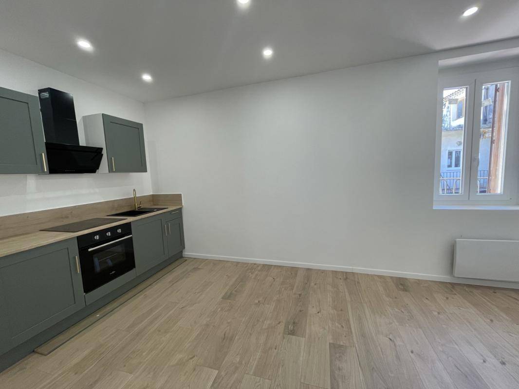 Image de l'annonce P3 ENTIEREMENT RENOVE NIMES CENTRE VILLE
