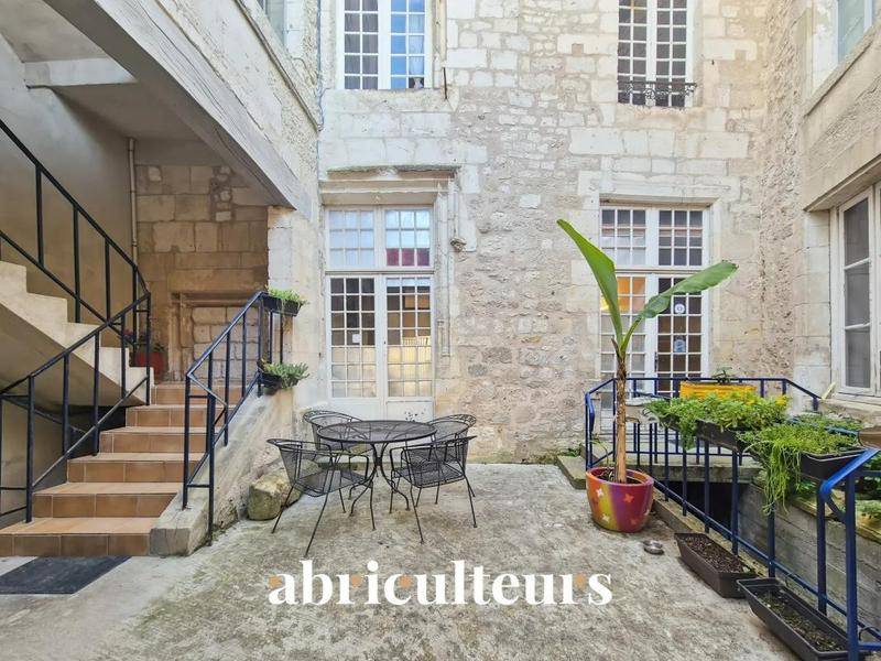 Image de l'annonce Duplex de caractère avec cheminée en vente…