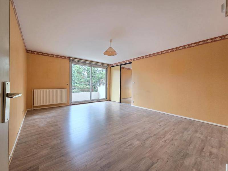 Image de l'annonce Côte Pavée - Grand 3 pièces -…