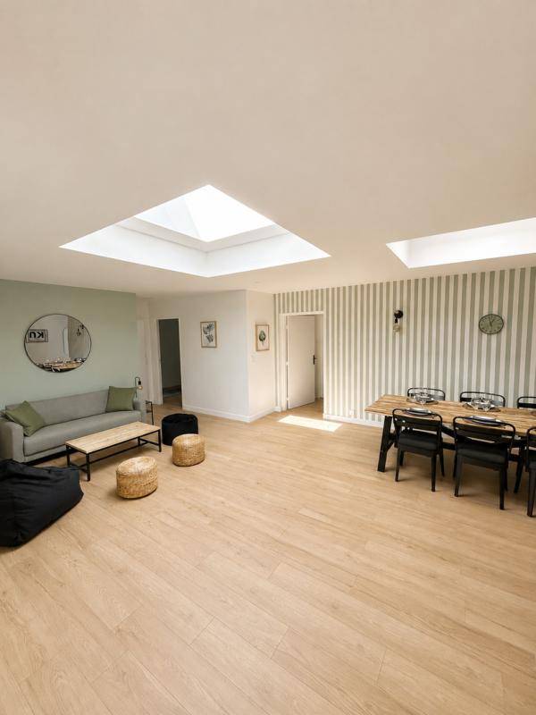 Image de l'annonce T7 meublé · 205 m² · MONTGERMONT