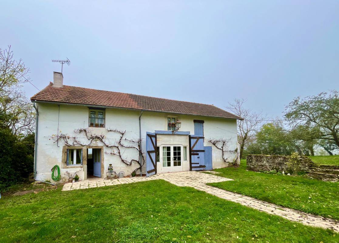 Image de l'annonce Maison en pierre, trois chambres vendu meuble