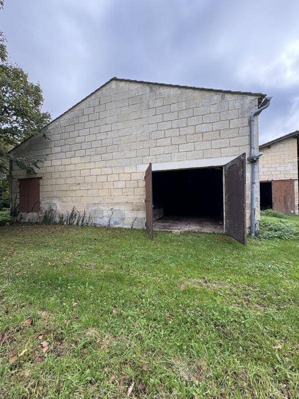 Image de l'annonce ARVEYRES Maison pierre 83 m² à aménager…