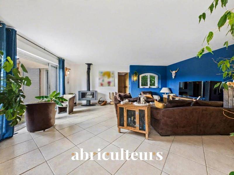 Image de l'annonce Villa d'architecte contemporaine dans une zone naturelle…