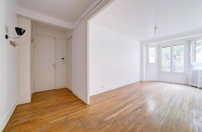 Image de l'annonce PARIS 17ème - 2 PIÈCES AU CALME…