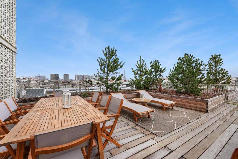 Image de l'annonce **RARE VUE TOUR EIFFEL T5 séjour CATHEDRALE…