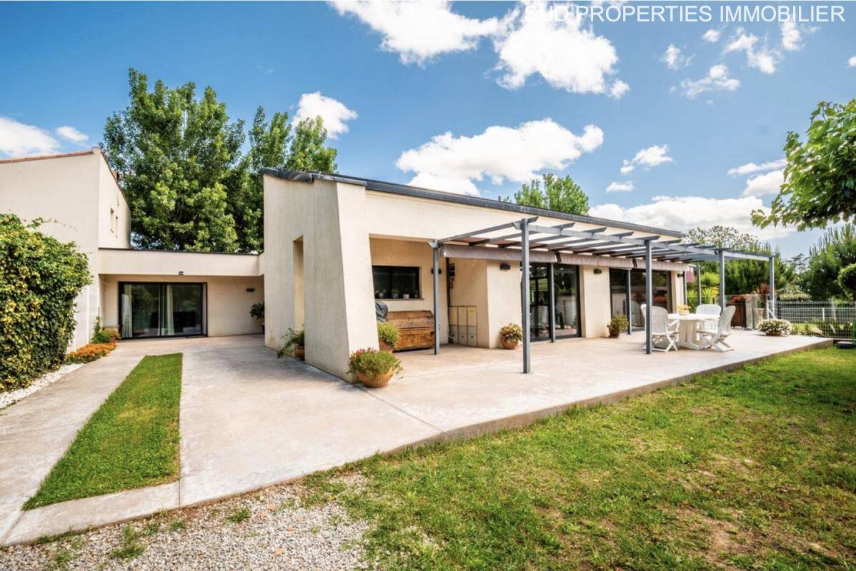 Image de l'annonce AUX PORTES DE TORREILLES - VILLA CONTEMPORAINE…