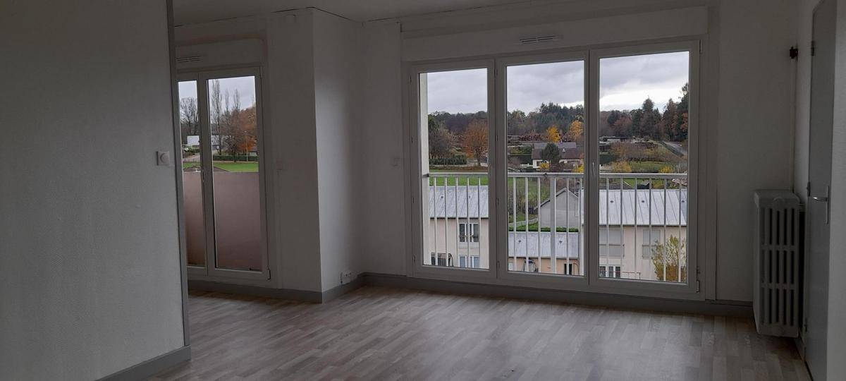 Image de l'annonce TYPE 4 MONTHUREUX SUR SAONE