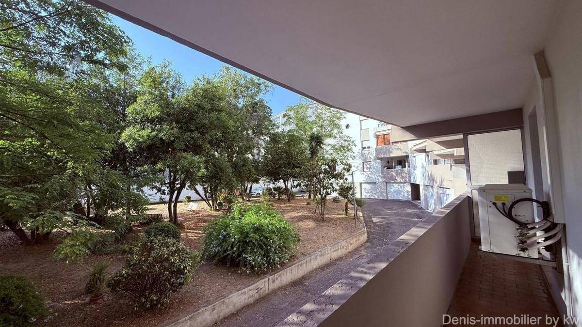 Image de l'annonce Local professionnel avec parkings dans quartier recherché