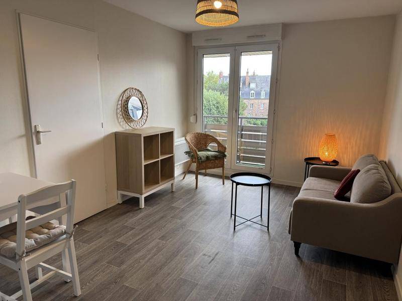 Image de l'annonce T2 meublé balcon et parking