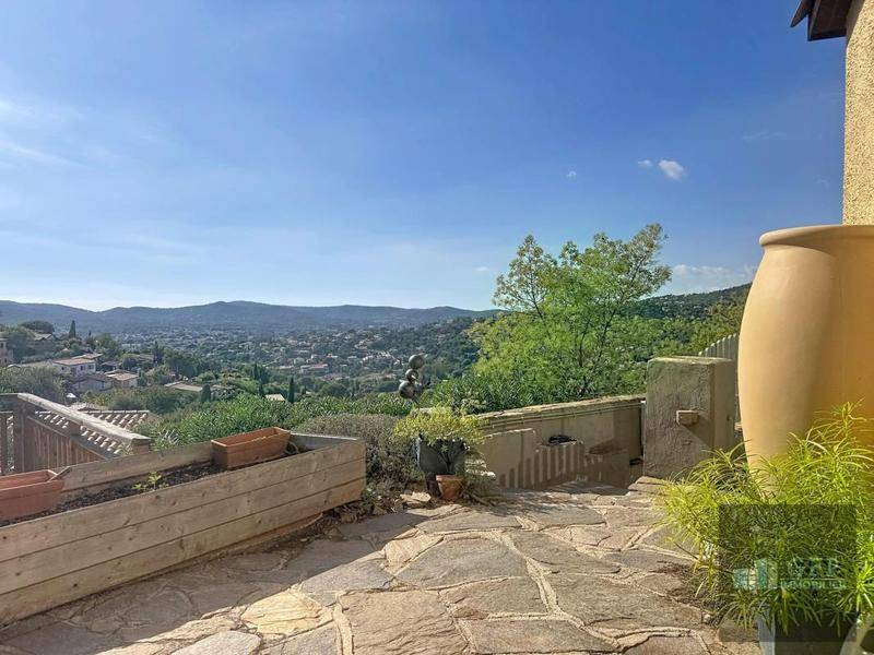 Image de l'annonce Habitation de Loisirs à Bormes-les-Mimosas, avec vue…