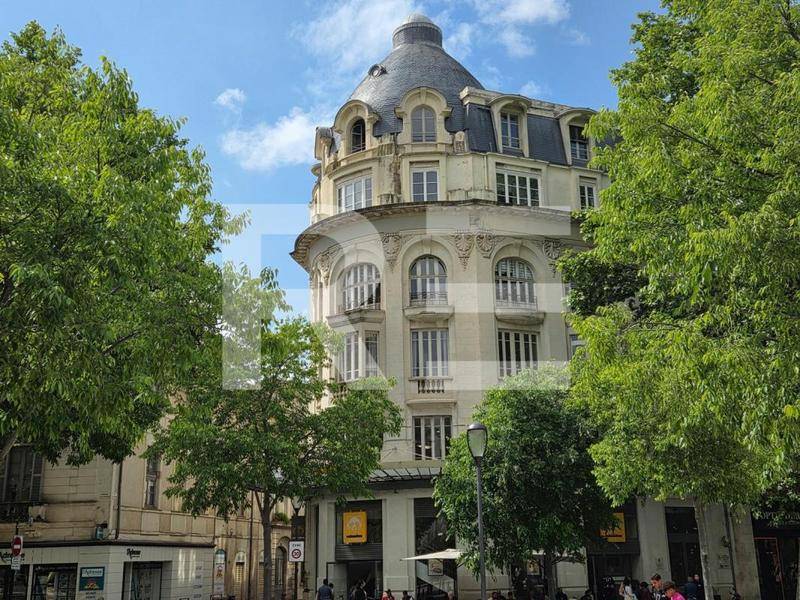 Image de l'annonce NÎMES BIEN D’EXCEPTION DERNIER ÉTAGE ET TERRASSE…