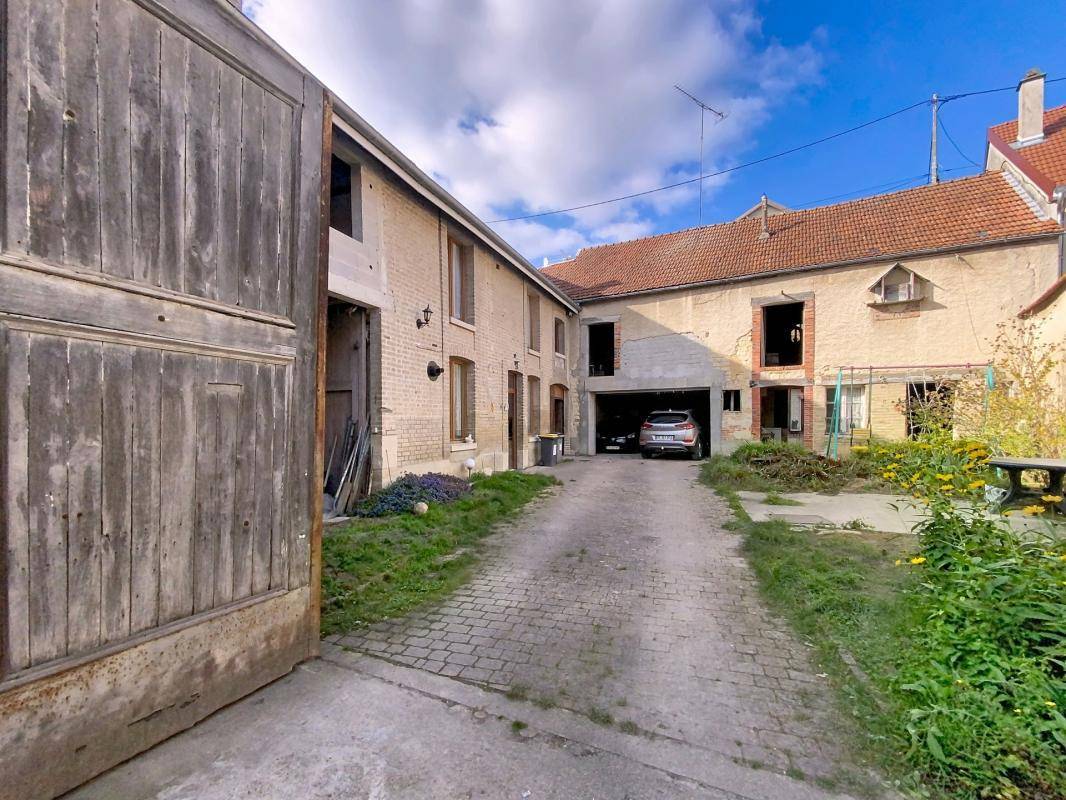 Image de l'annonce À VENDRE: MAISON AVEC DEPENDANCES- AU COEUR…