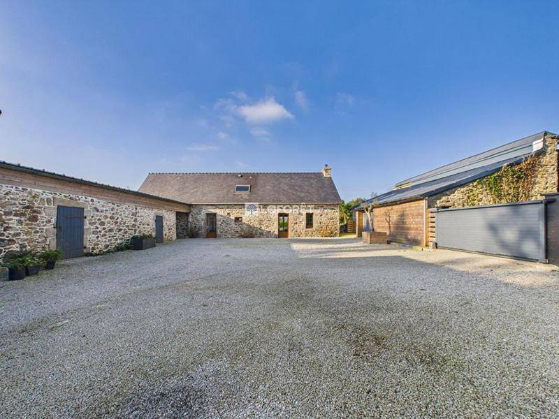 Image de l'annonce Maison Plomodiern 4 pièce(s) 107,14 m2
