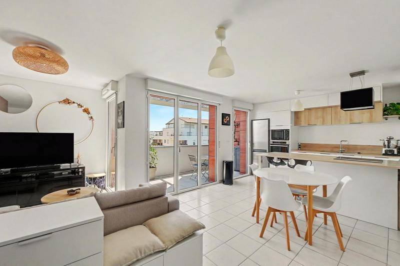 Image de l'annonce T3 59m2 dernier étage terrasse piscine 2…