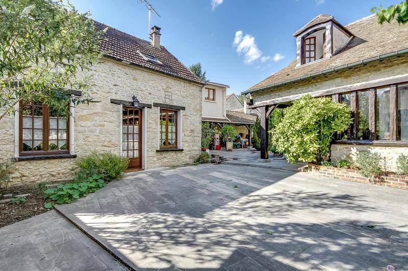 Image de l'annonce SAINT-GERMAIN-SUR-ÉCOLE-CORPS DE FERME D'EXCEPTION (250M²)