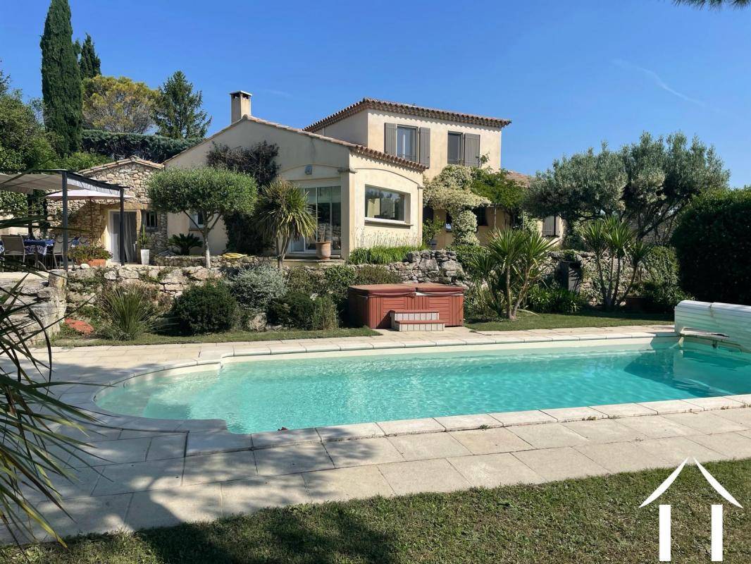 Image de l'annonce Villa avec piscine et chambre d’amis près…