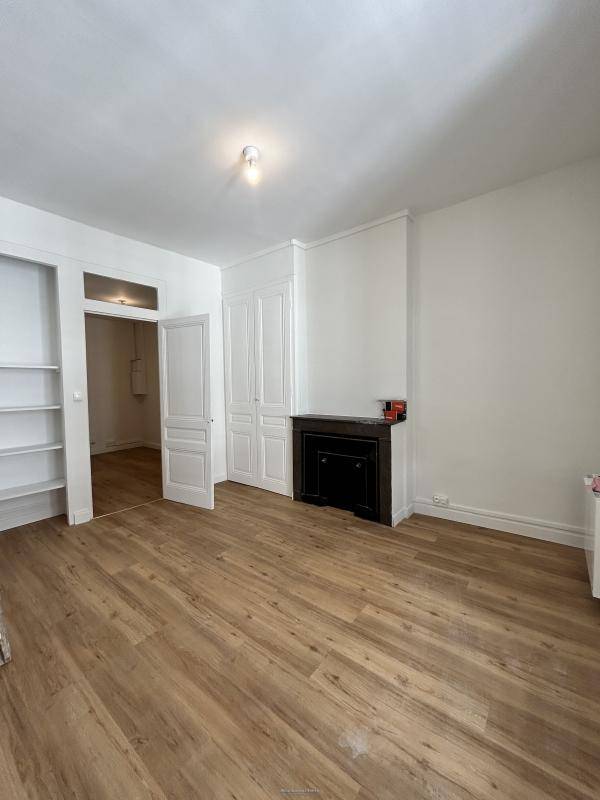 Image de l'annonce F3 - 60.45m² - Cours Charlemagne -…