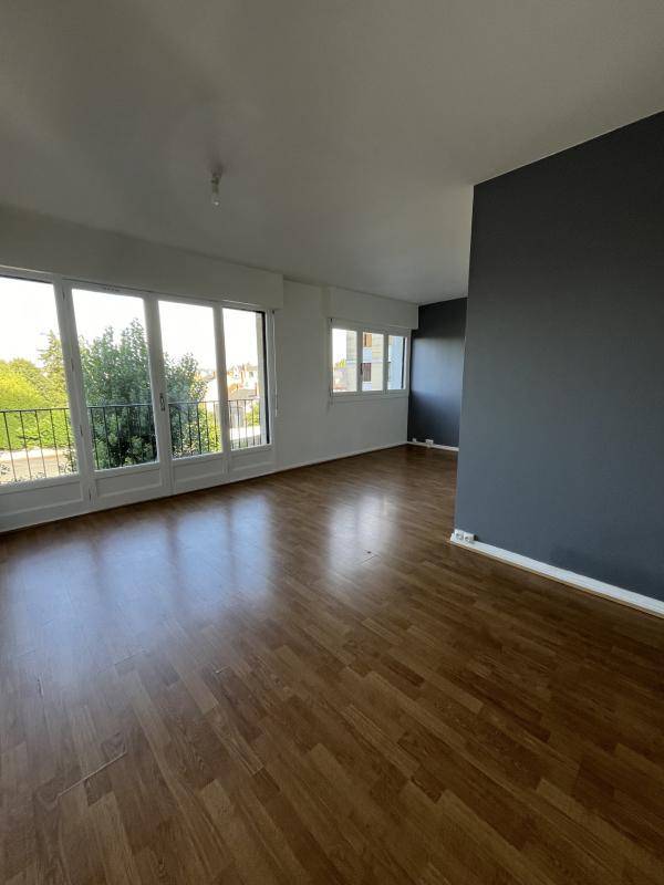 Image de l'annonce ORLÉANS CENTRE F1 AVEC BALCON CHAUFFAGE ET…
