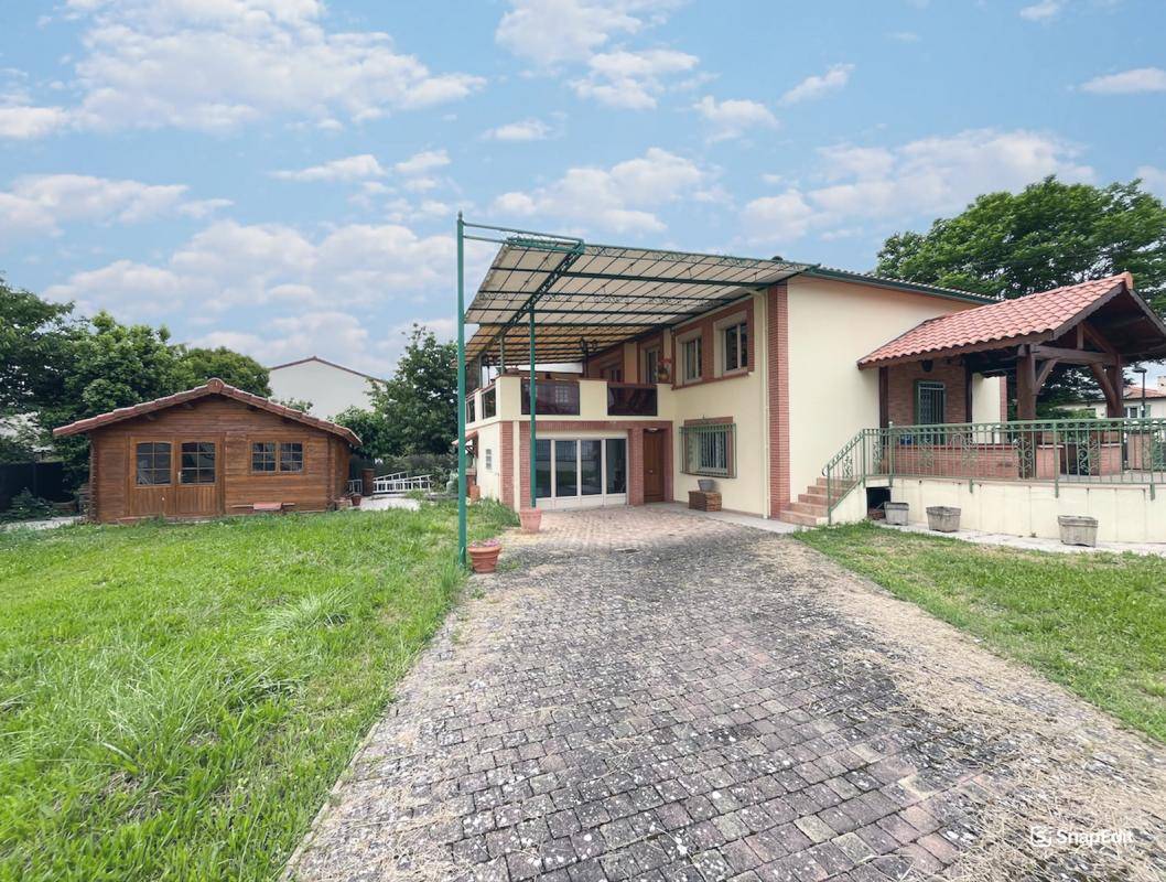 Image de l'annonce Maison T6 DE 160 m² à BRUGUIERES…
