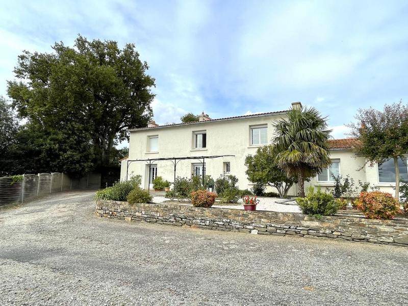 Image de l'annonce OUDON - Ensemble immobilier - Locaux professionnels…