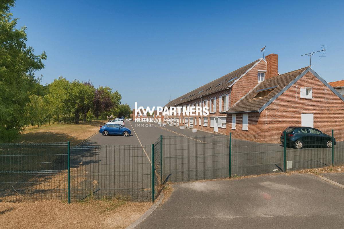 Image de l'annonce Immeuble (918 m²) en vente à COMBS…