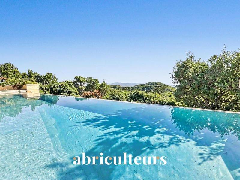 Image de l'annonce Magnifique villa de 296 m² avec piscine,…