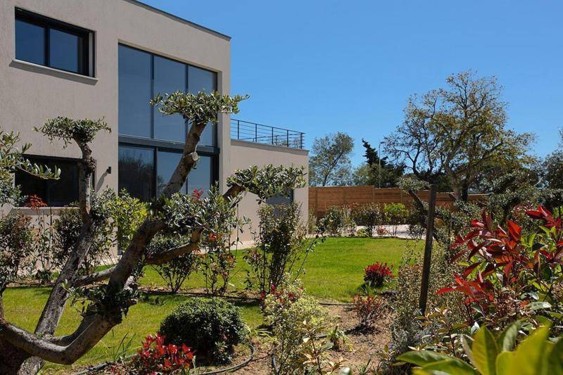 Image de l'annonce Deux villas contemporaines en bord de mer…