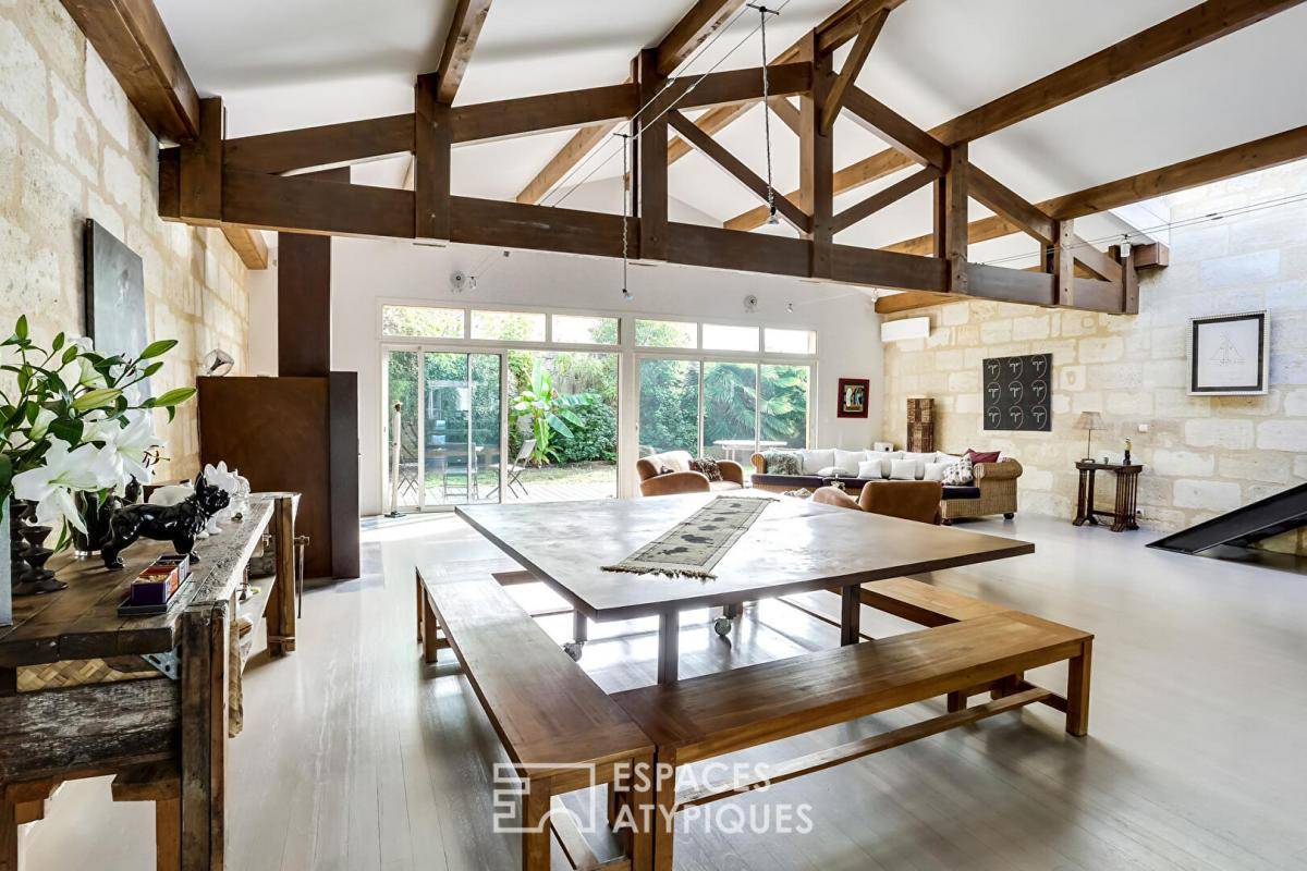 Image de l'annonce Maison loft avec garage, piscine et jardin