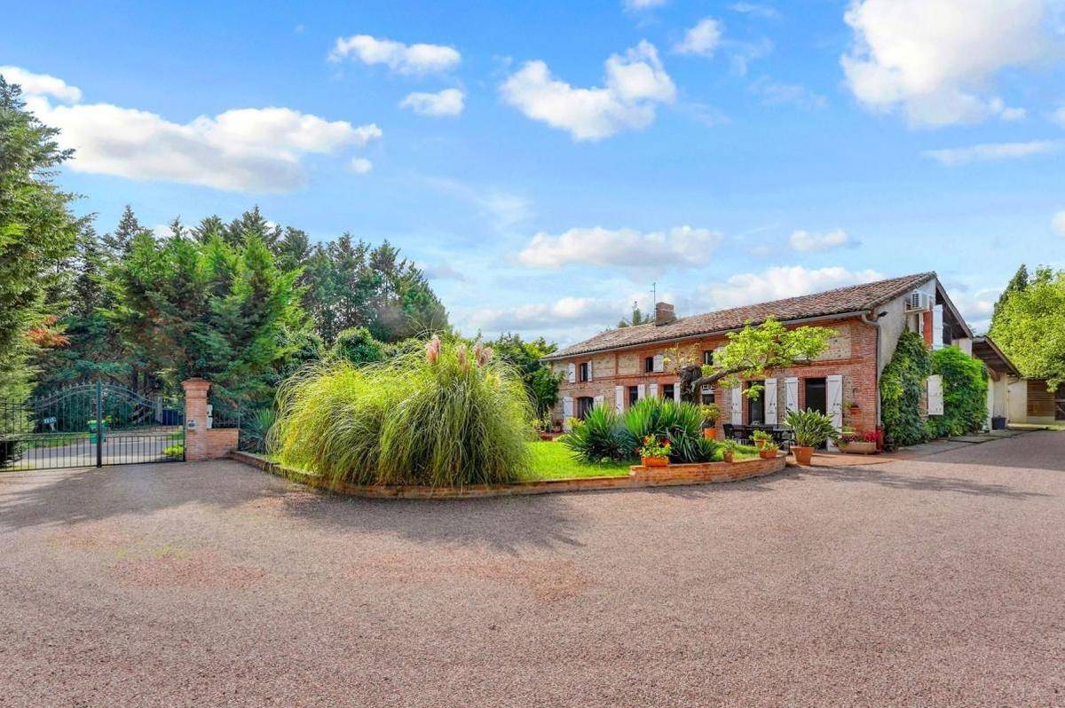 Image de l'annonce Maison de caractère à Merville : Domaine…