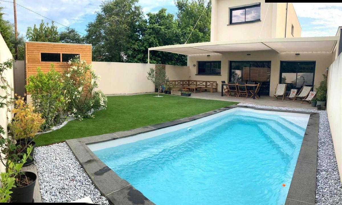 Image de l'annonce À VENDRE – Maison contemporaine avec piscine…