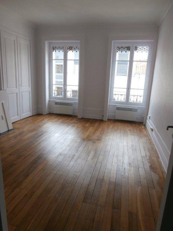 Image de l'annonce F2 - 44 RUE JABOULAY - LYON…