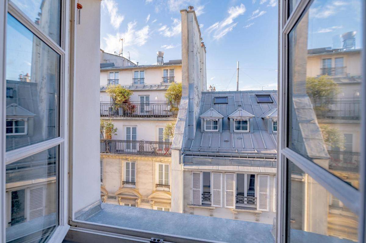 Image de l'annonce Paris 1er - PALAIS ROYAL - STUDIO…