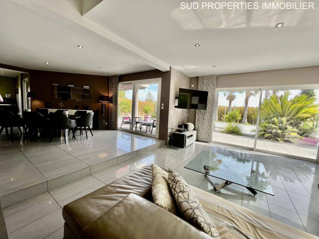 Image de l'annonce VILLA CONTEMPORAINE PROCHE MER