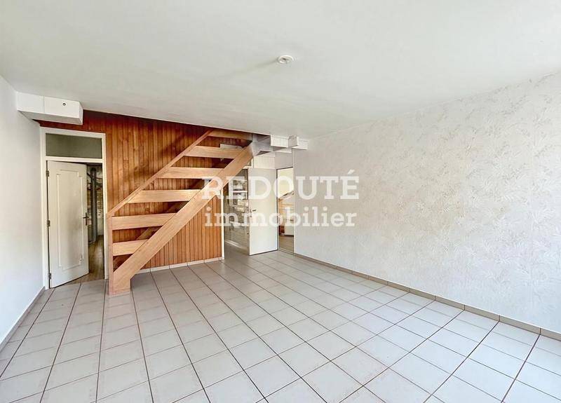 Image de l'annonce À VENDRE – MAISON À RÉNOVER À…