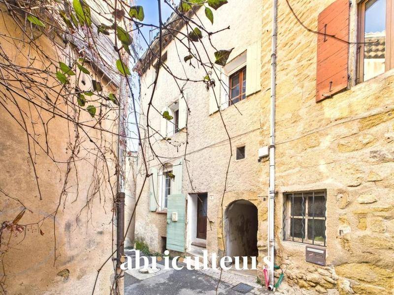 Image de l'annonce LAURIS – Maison de village à rénover…