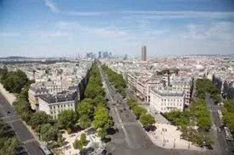 Image de l'annonce STUDIO EN DERNIER ETAGE - GRANDE ARMEE