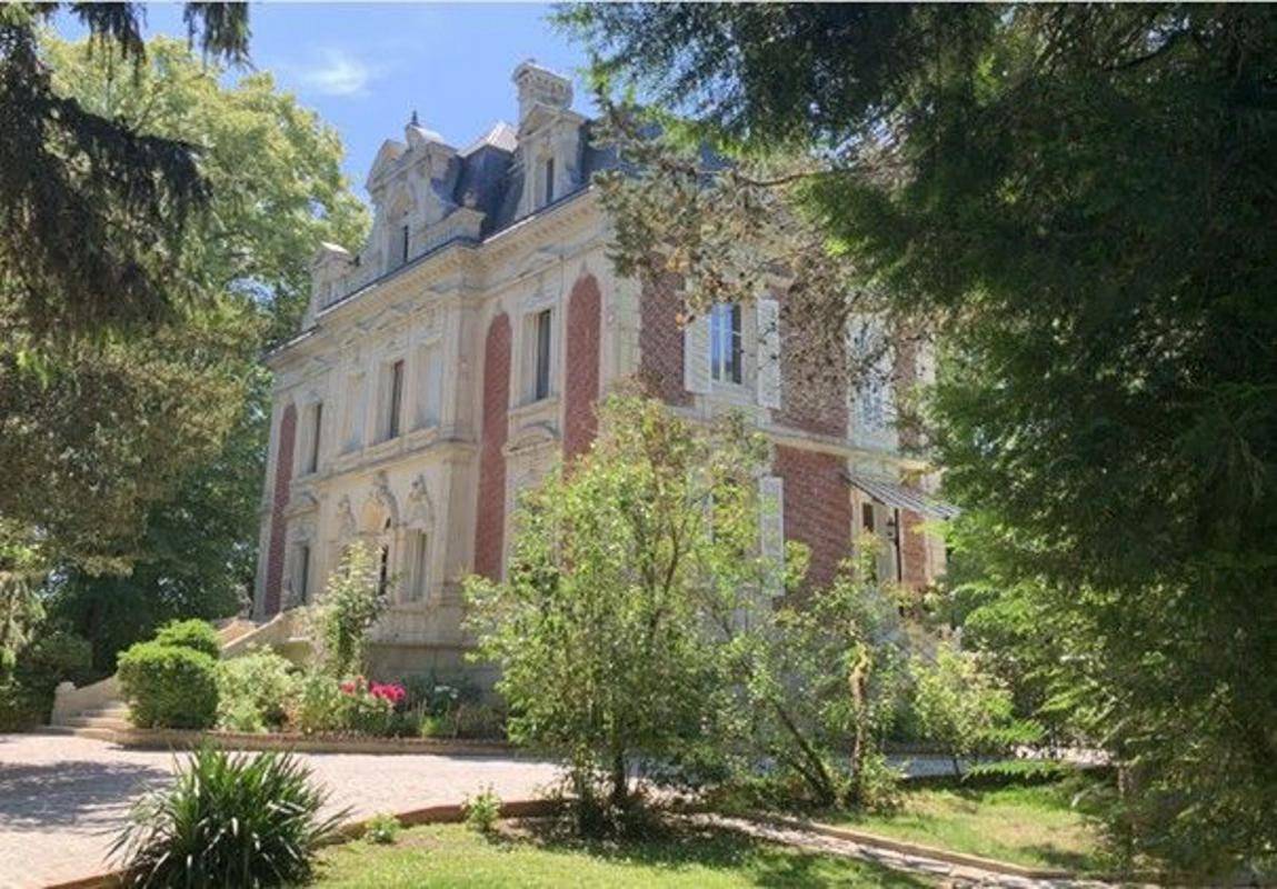 Image de l'annonce Bury : propriété de campagne (471 m²)…