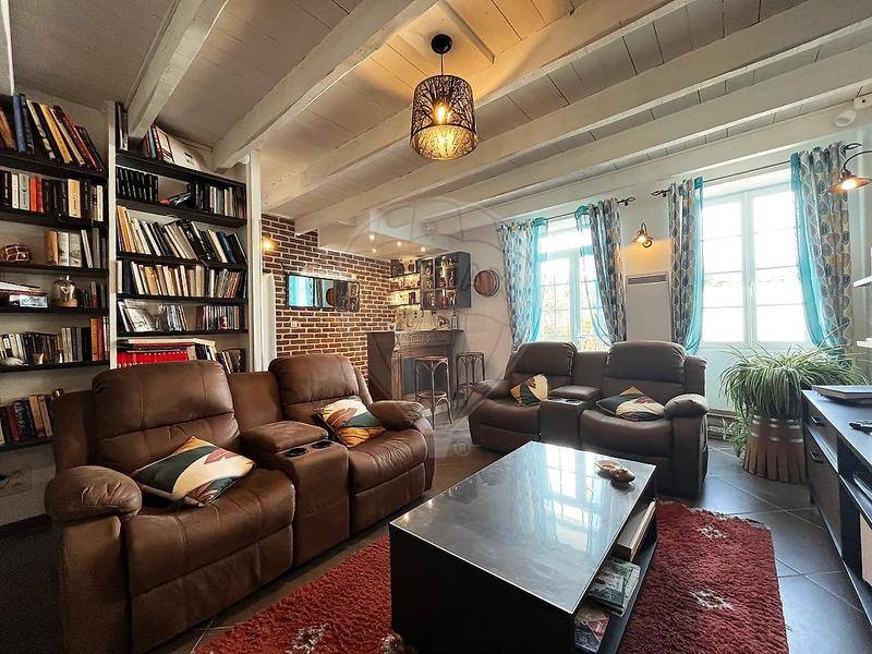 Image de l'annonce Maison 6 chambre(s) à vendre