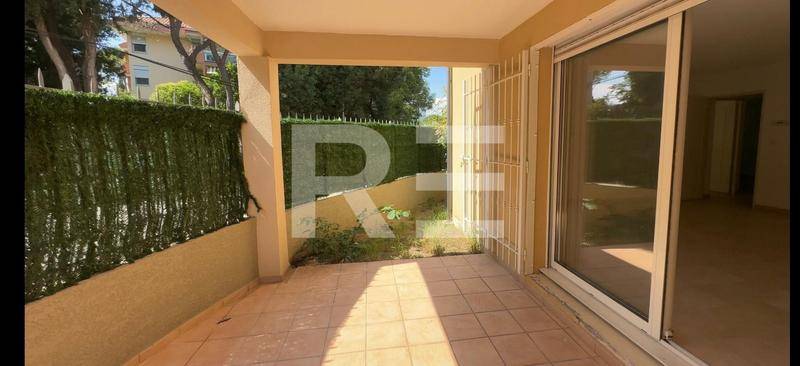 Image de l'annonce EXCLUSIVITÉ RECHERCHÉE : rez-de-jardin traversant, calme absolu…