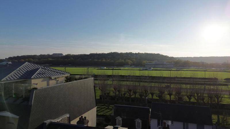 Image de l'annonce **Vue sur l'hippodrome** 4 pièces en étage…